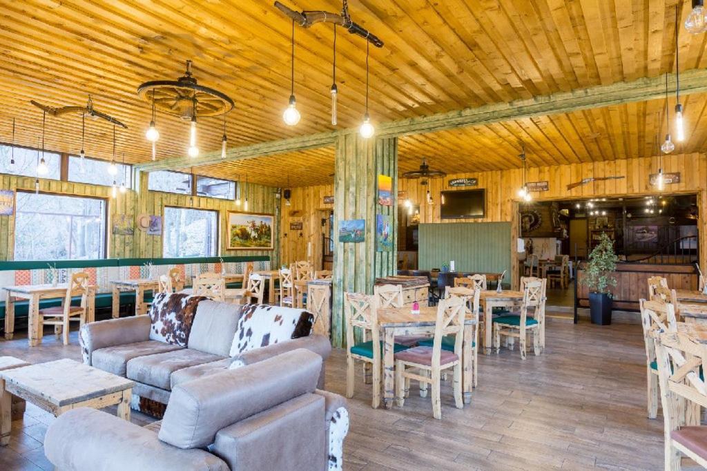 Hotel Maggie'S Ranch Rîşnov Exterior foto